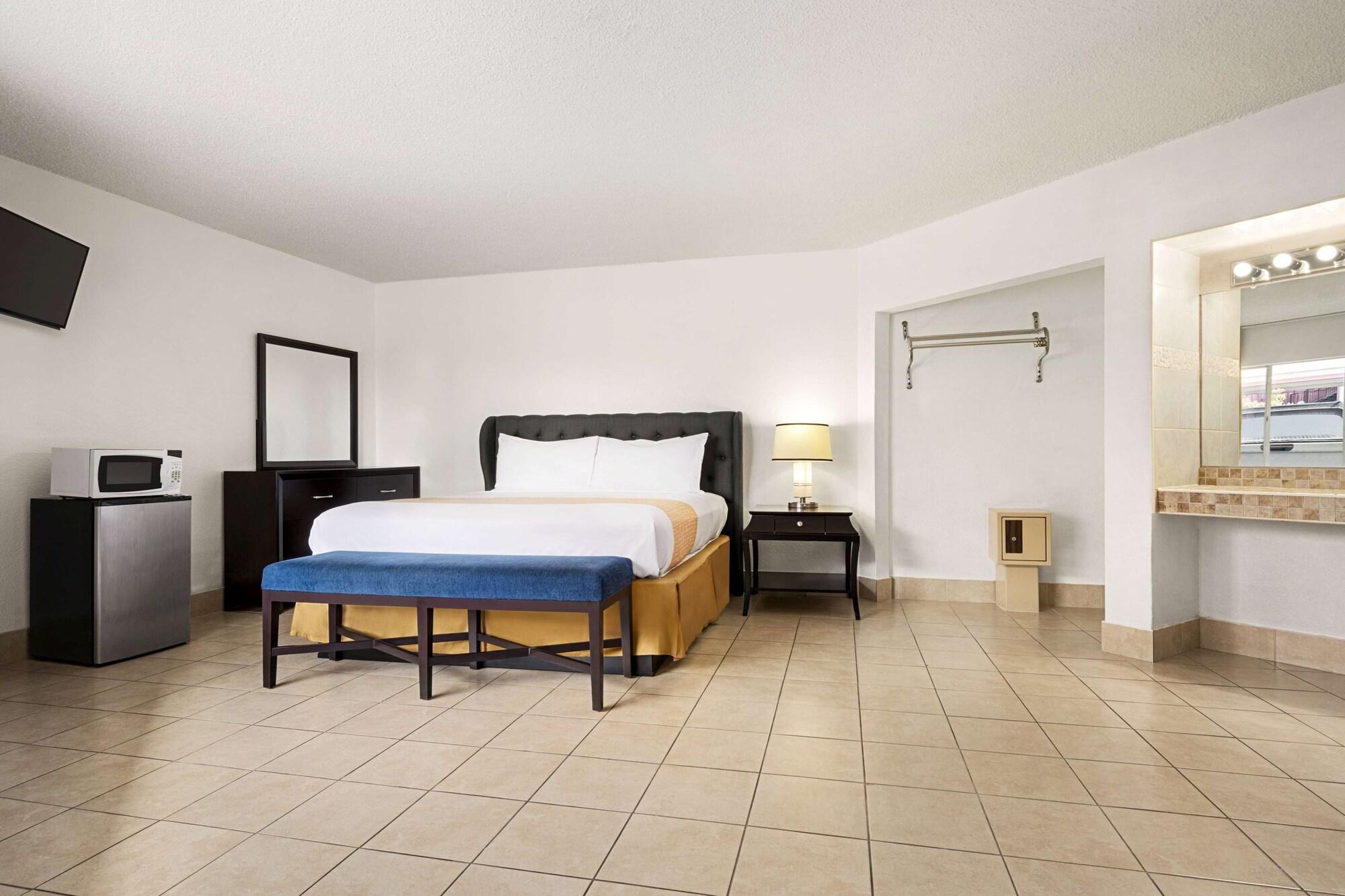 Travelodge By Wyndham Las Vegas Exterior photo